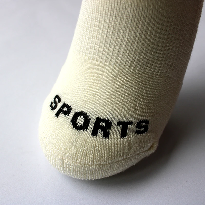 Custom Logo Embroidery Or Jacquard Technology Free Mock Up Bamboo Material Socks
