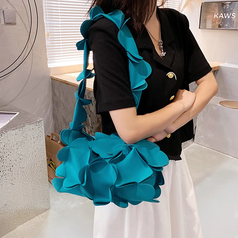  Small design bag women summer 2021 new chic flower cross-body versatile instagram petals under the