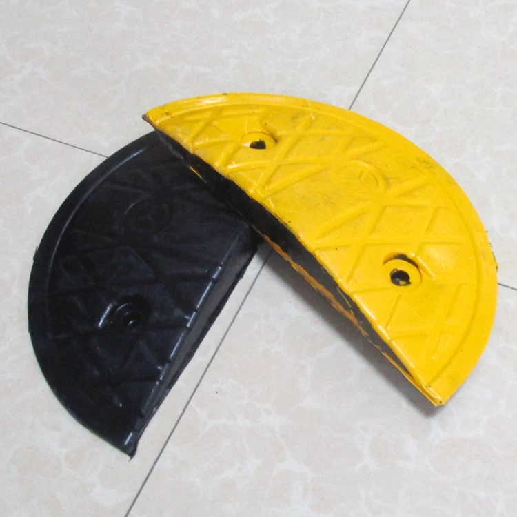 Diamond-Shaped School District Road Deceleration Zone rubber traffic Industrial speed bump