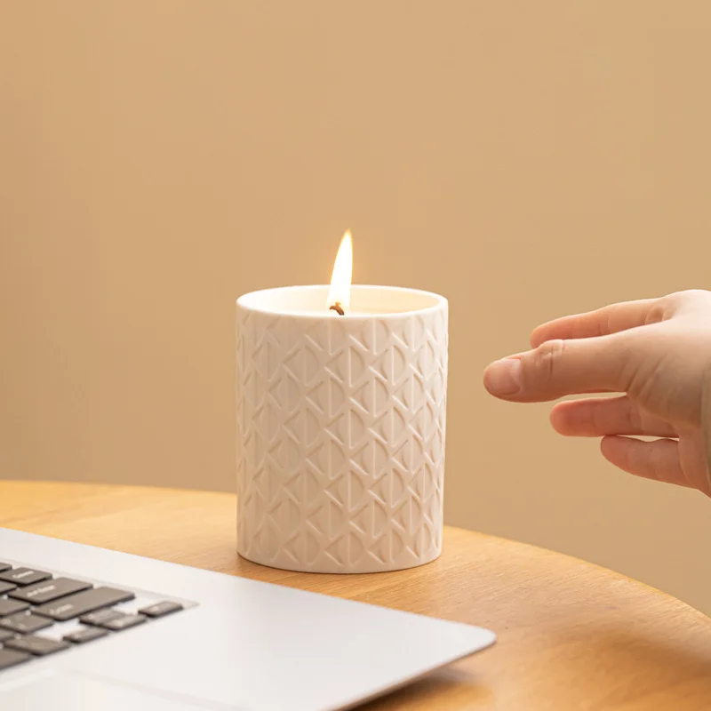 Nordic Style Home Decorative Cylinder christmas candles scented 20oz small ceramic candle jar with lid