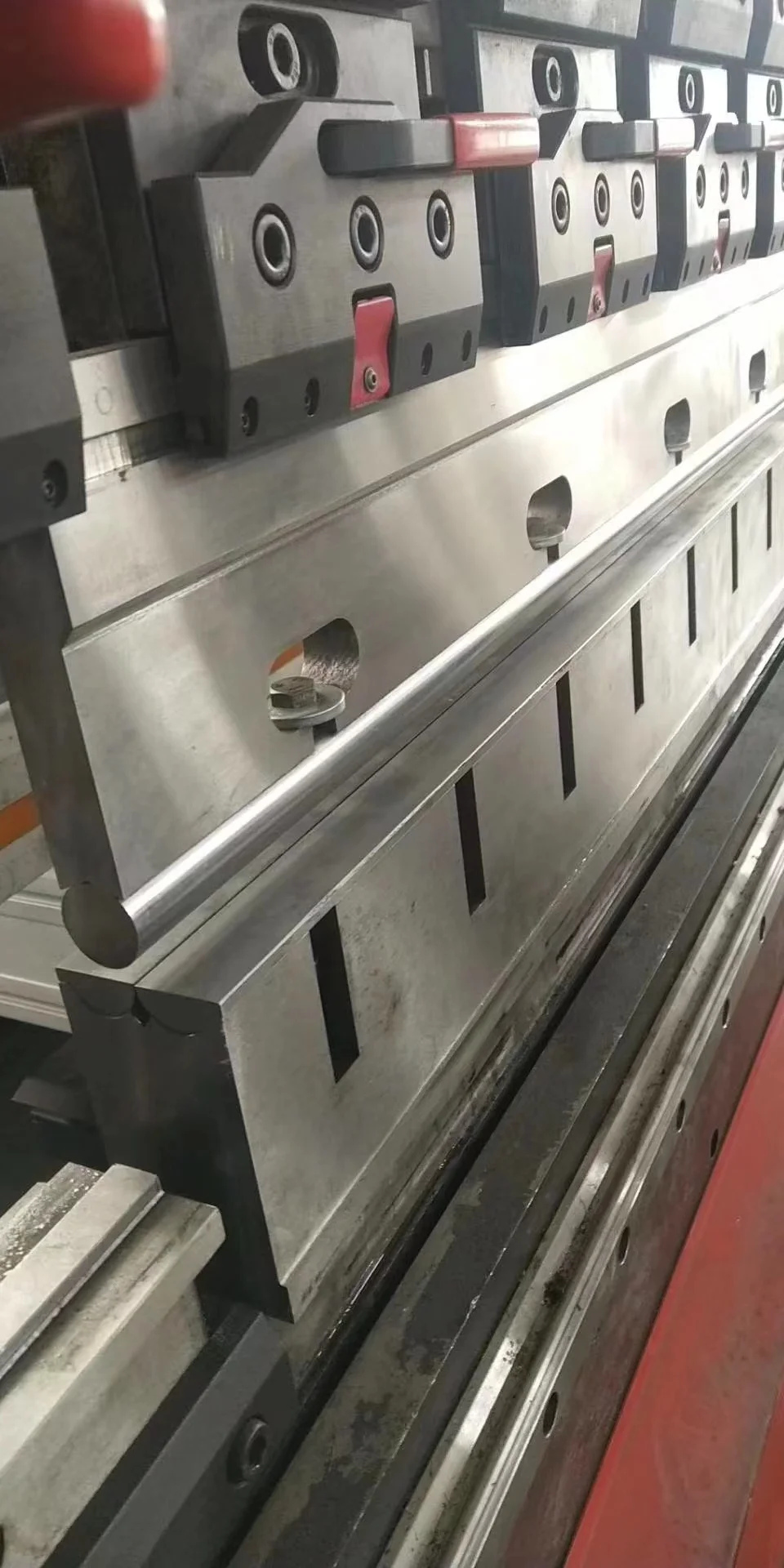 Гибочный станок типа Amada, инструменты для прессования и тормоза