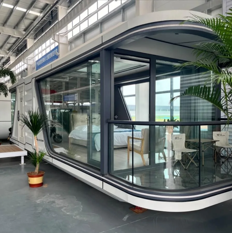 Popular Outdoor Mobile Space Capsule container House Travel Resort Hotel with Kitchen and Bath