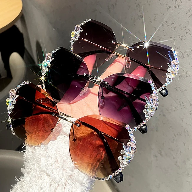 Vintage Rimless Rhinestone Sunglasses Luxury Brand Women Black Clear Gradient Sun Glasses  Ladies Fashion Diamomnd Shades UV400