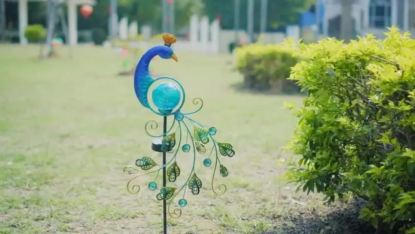 Liffy Outdoor Decor Bird Light Solar Stake Metal Garden Ornaments Solar Peacock Garden Stake