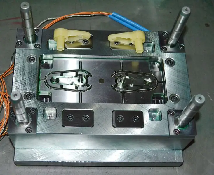  Customized Plastic parts Injection Mould Professional Mold Manufactureing design &