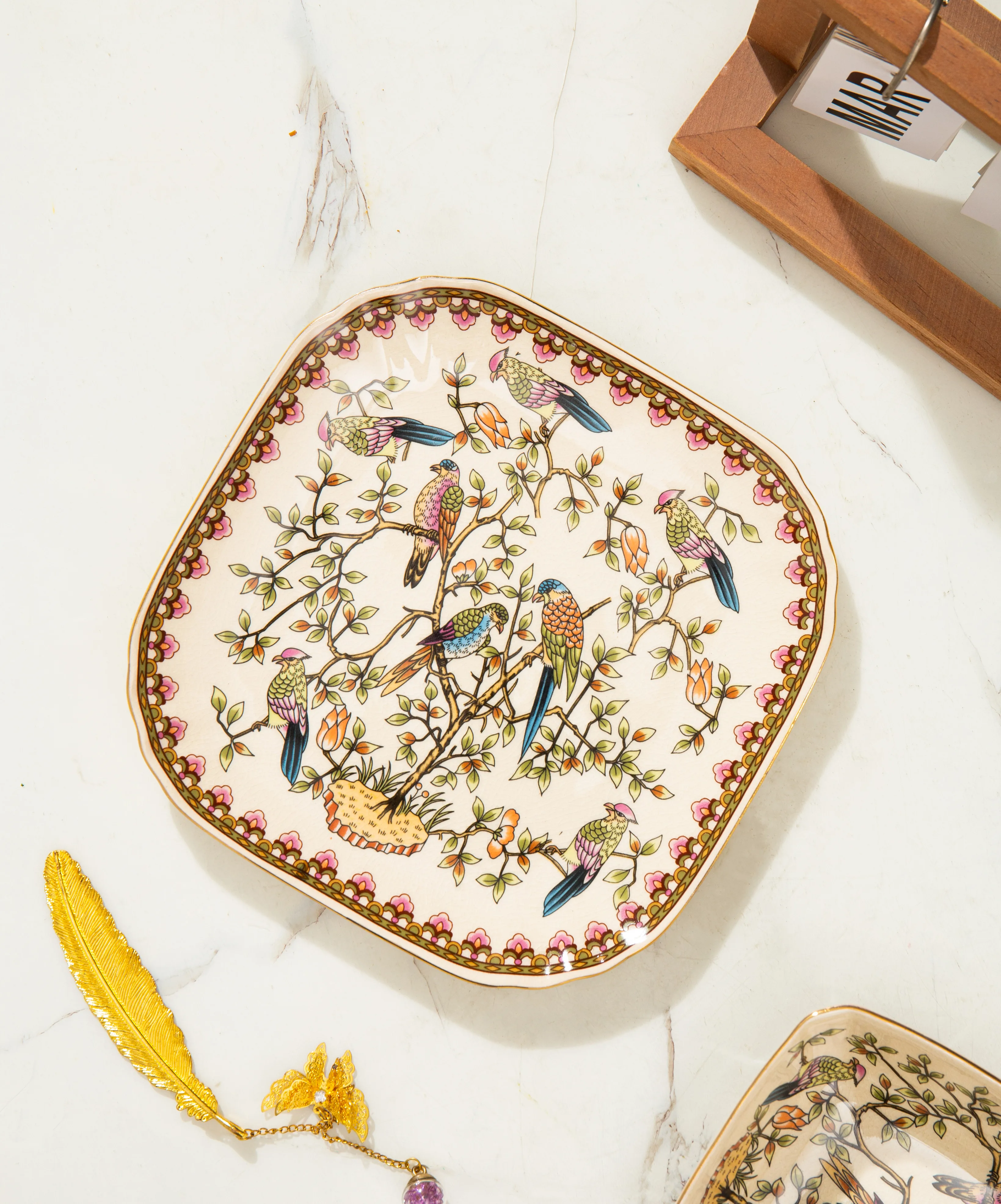 Wholesale custom retro style kazakhstan decorative  porcelain table bird and flower pattern ceramic fruit plate bowl