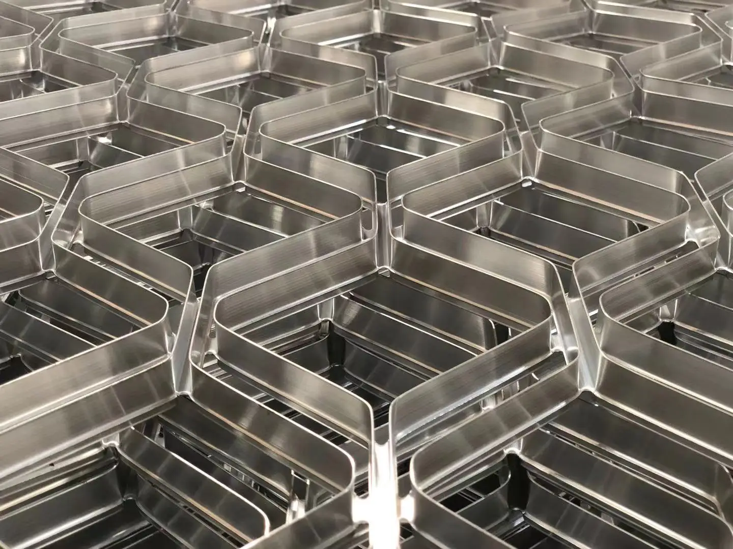 Asian New customized perforated decorative high quality expanded Aluminium Mesh Panel