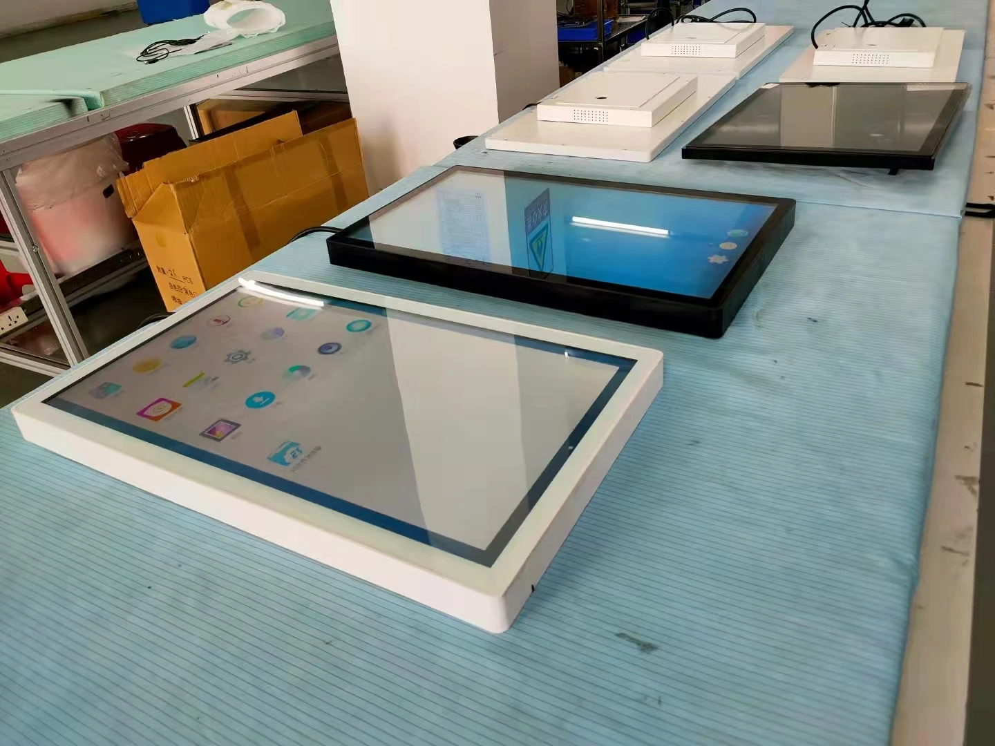 wall mounted android os flat advertising display 15.6 inch digital signage lcd screen for elevator