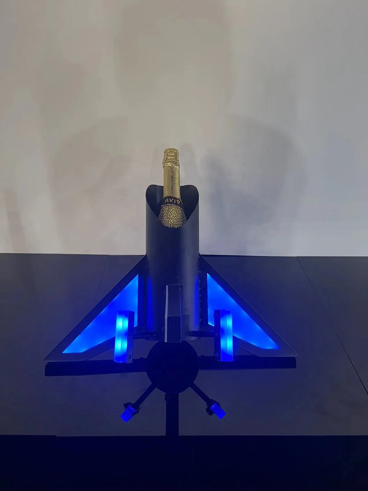 Metal Champagne Plane Bottle Glorifier Aircraft Pilot LED Bottle Presenter Plane VIP Service Champagne light Bottle Holder