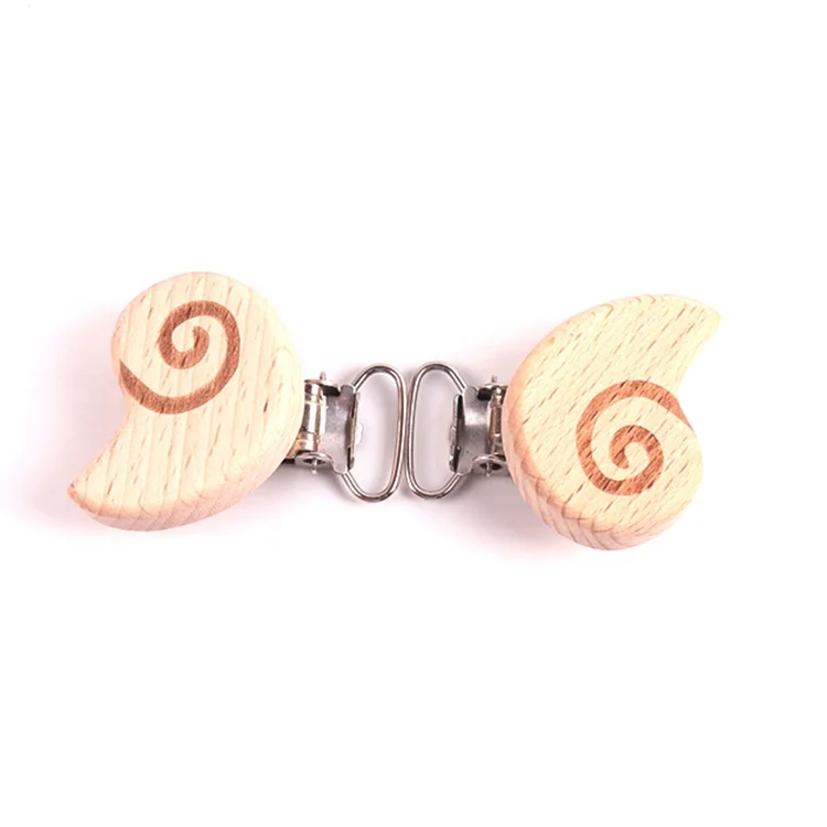 Natural Beech Customized Design Wide Clip Beech Wood Engraving Snail Teat Clip Cartoon Animal Pacifier Clip
