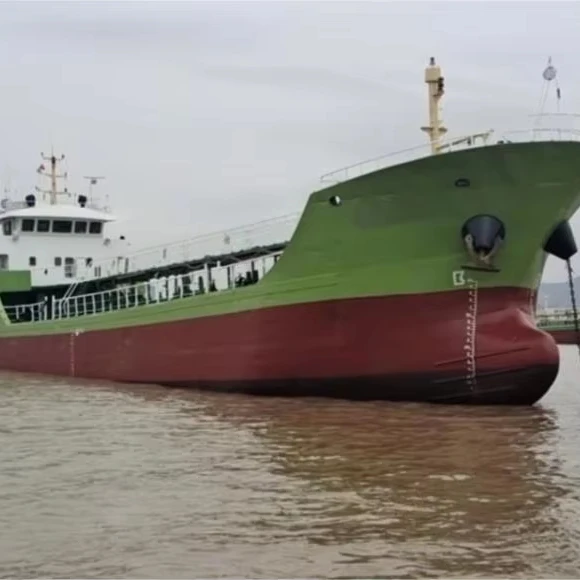 Cheap sale 940DWT oil tanker, 2011 built, used ship/vessel, China made with high quality