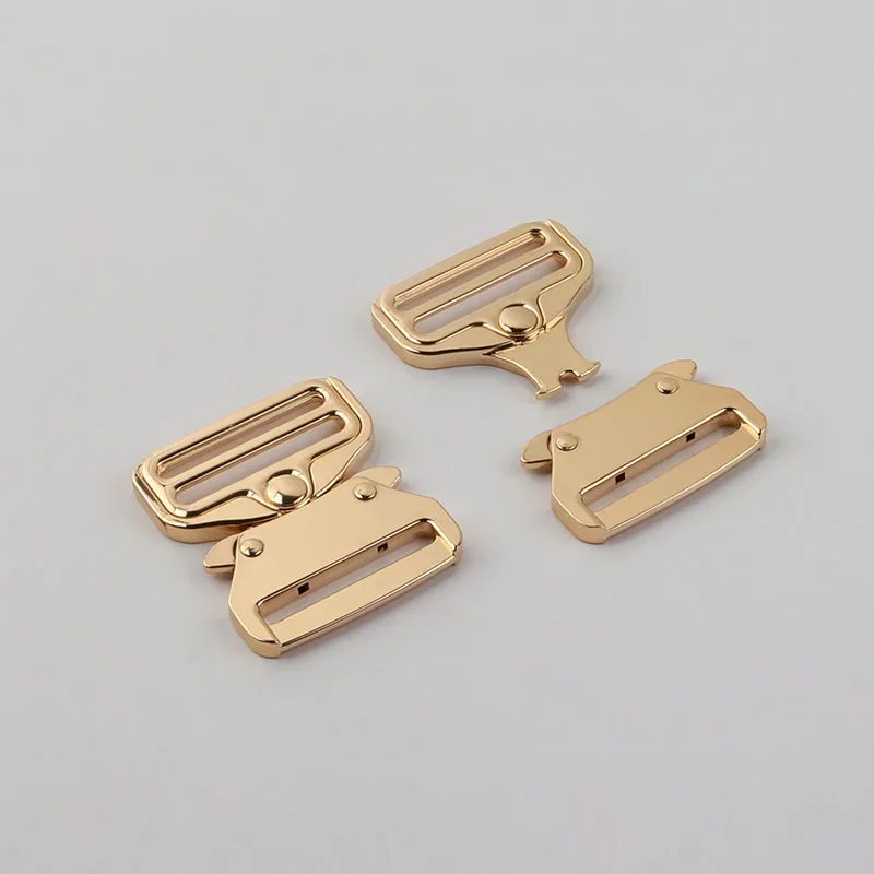 Metal new buckle manufacturer wholesale zinc alloy 38mm50mm various sizes customized Cobra buckle