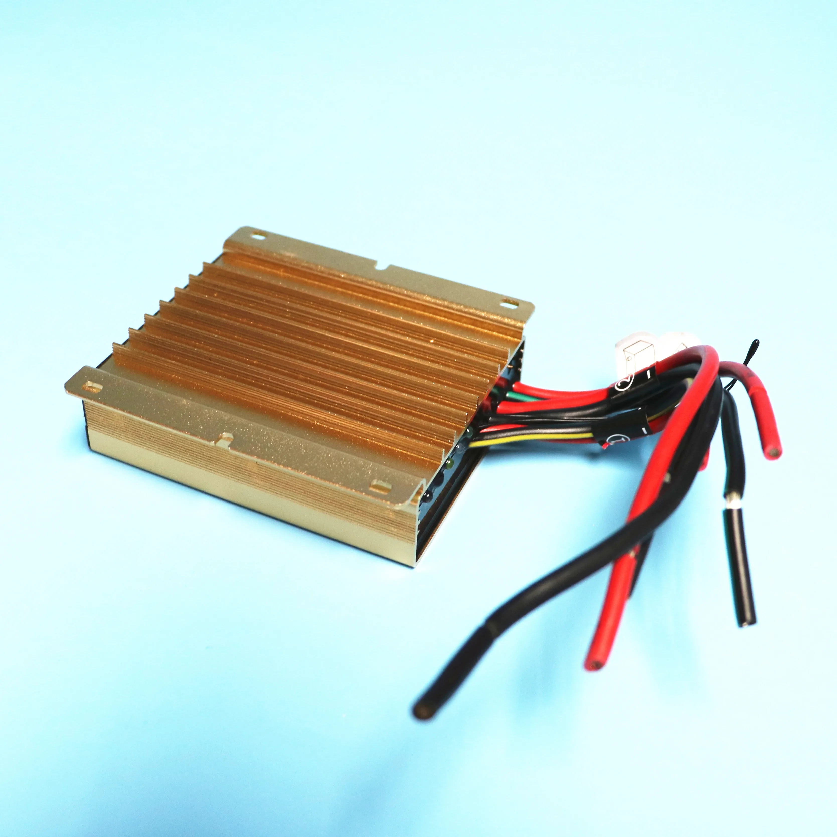 
auto intelligent manual MPPT wireless waterproof lithium solar charger controller for led street light 