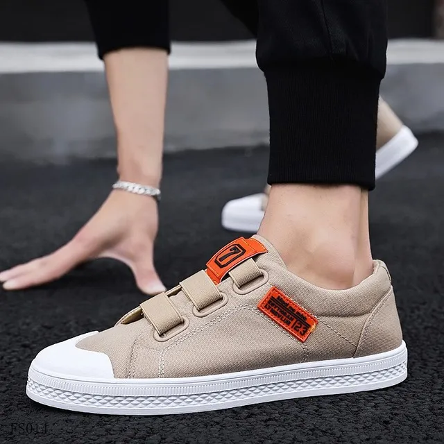 Wholesale lightweight canvas flat lazy outdoor casual men shoes