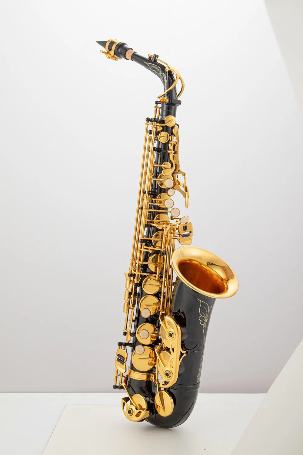 China OEM Handmade High Grade Professional Black Printed Eb Alto Saxophone For Sale