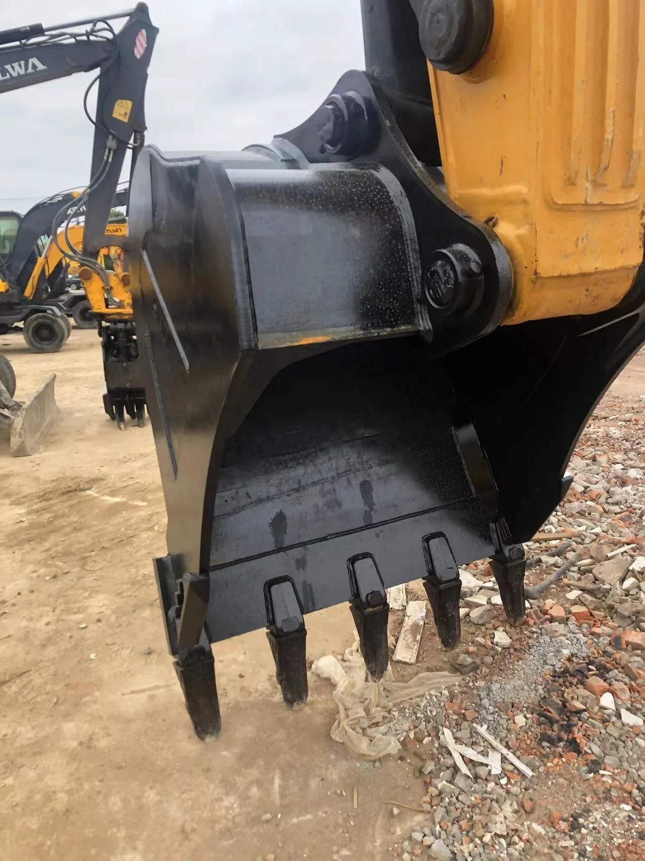 Used engineering & construction machinery 90% new used 33 ton large excavator Chinese manufacture CE/EPA approval