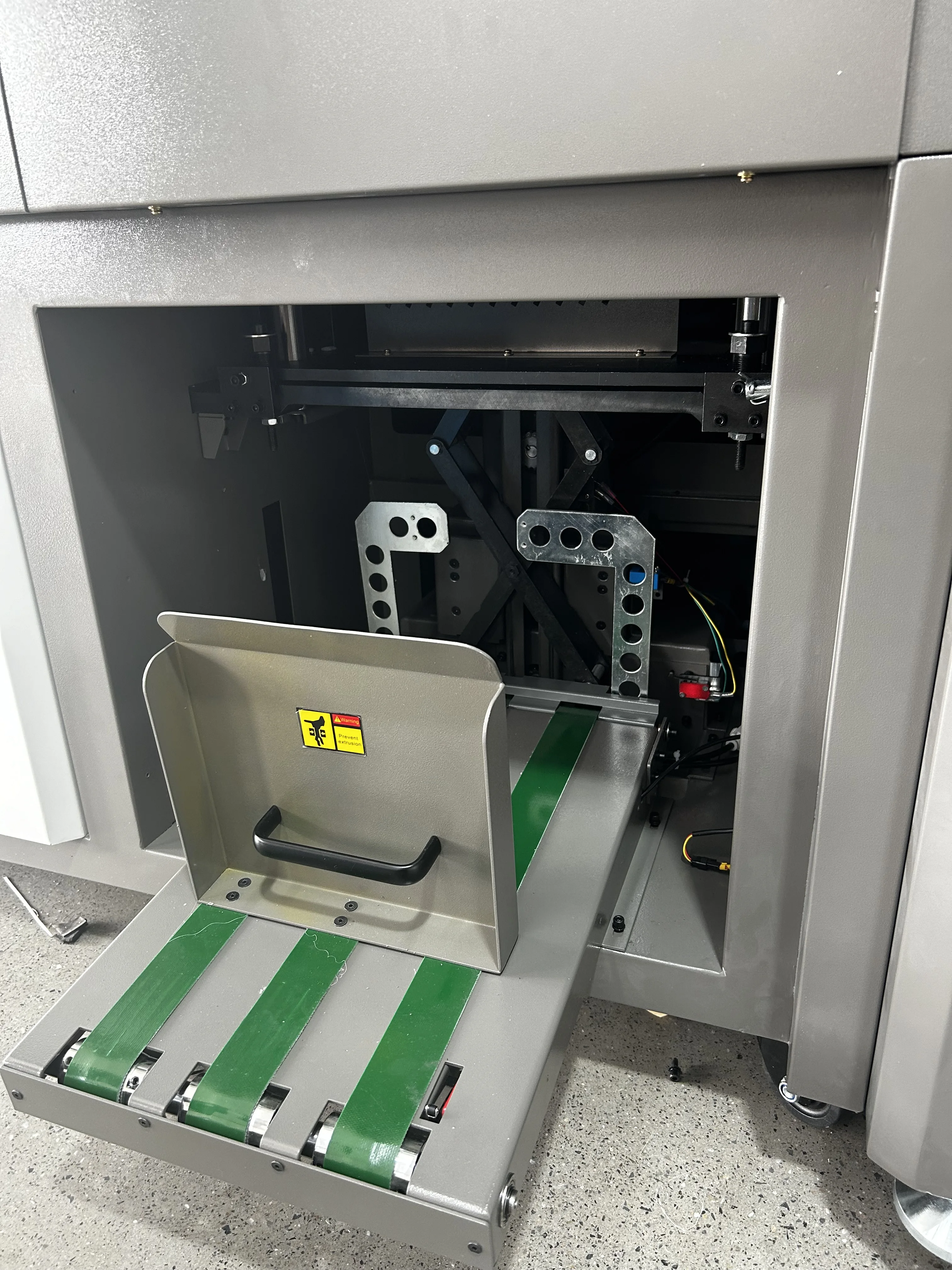A3 Frequency conversion intelligent perfect glue binding machine FRONT H300