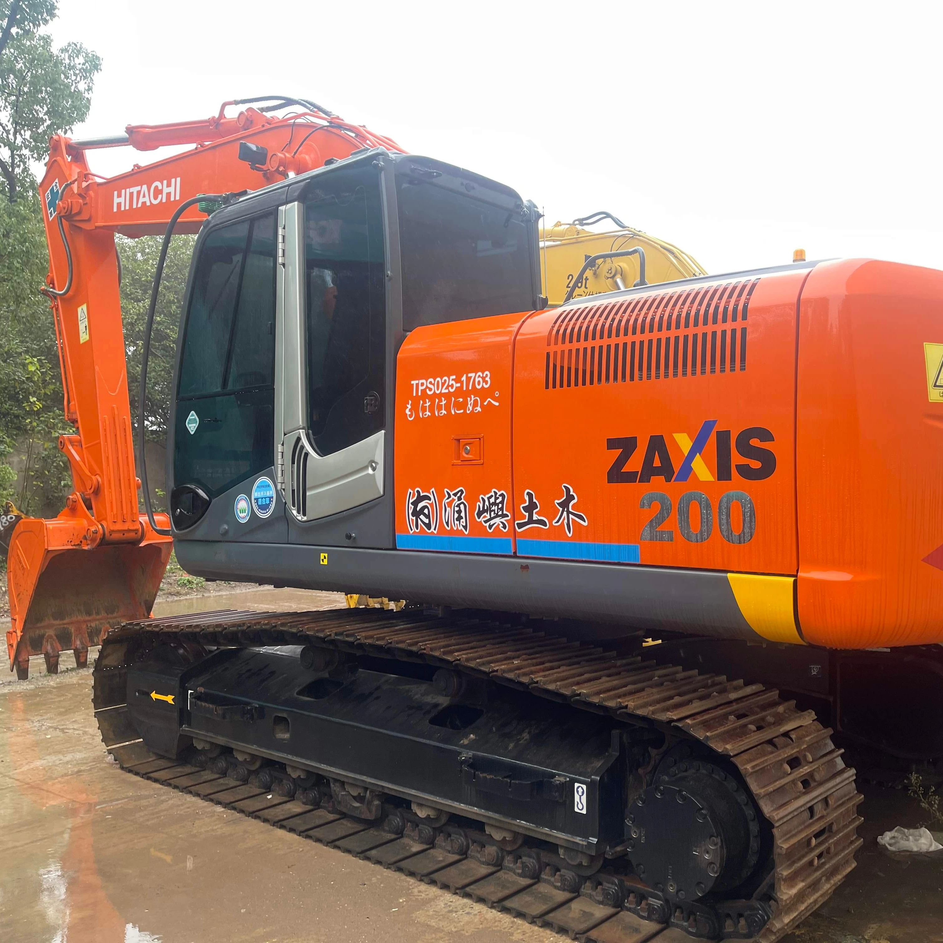 Japan import used hitachi ZX200 20ton Excavator hitachi zaxis 200 in stock for sale great condition