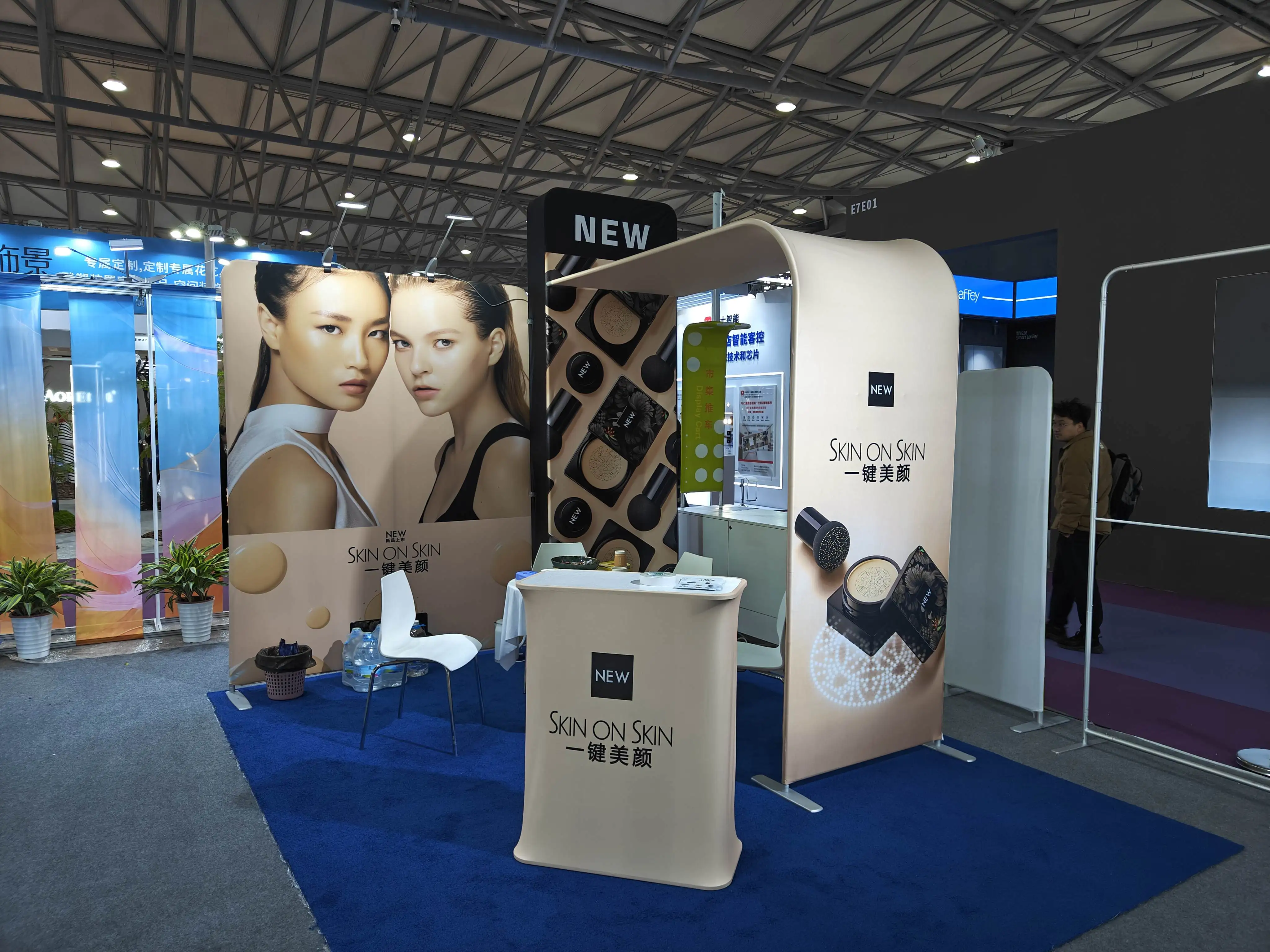 Custom Fabric Tube Telescopic Banner Stand Backdrop Wall Exhibitor Trade Show Display Banner Stands Portable