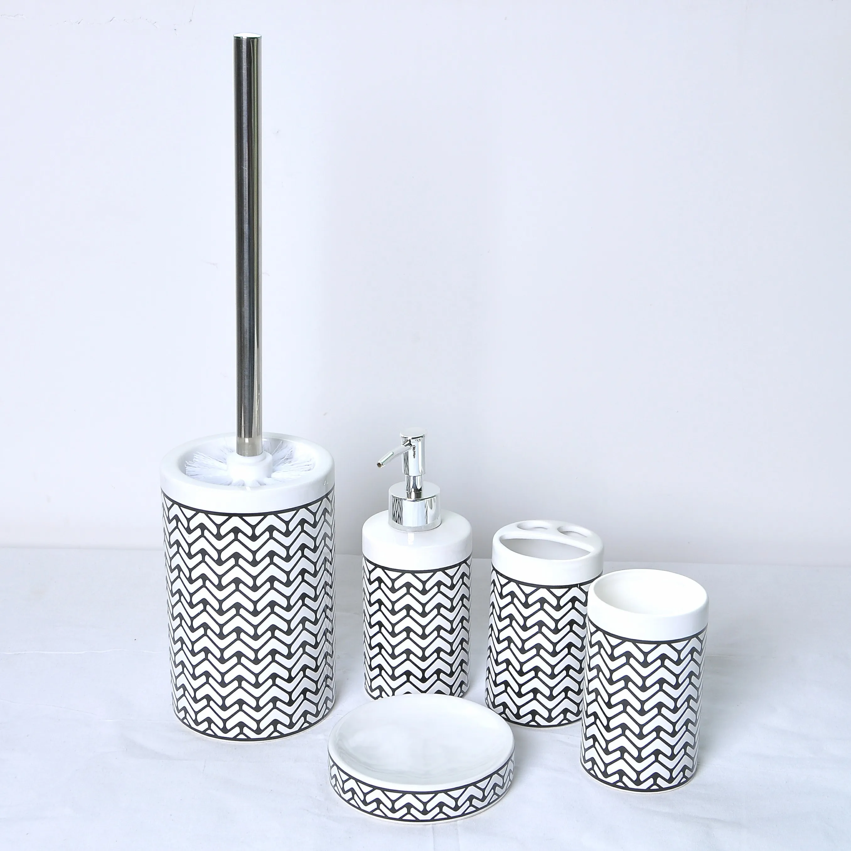 JIA SHUN wholesale home hotel round white ceramic liquid soap bottle dispenser