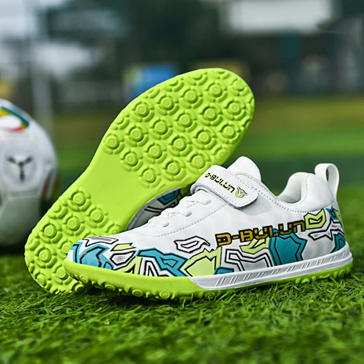 Manufacturers Wholesale High Quality Original Outdoor Black Leather cr7 Training Football Soccer Shoes For Children