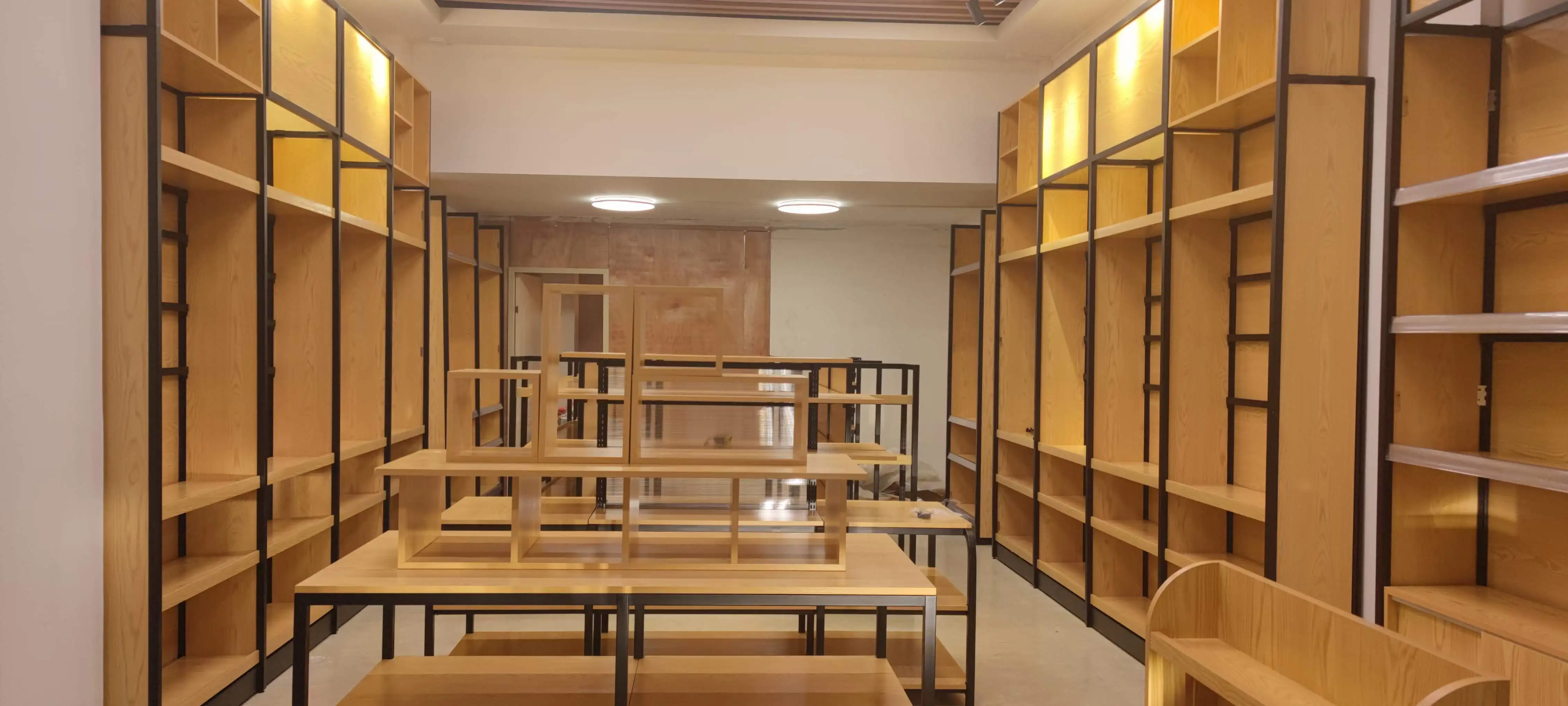 wholesale Miniso shelf grocery store furniture  beauty supply store fixtures