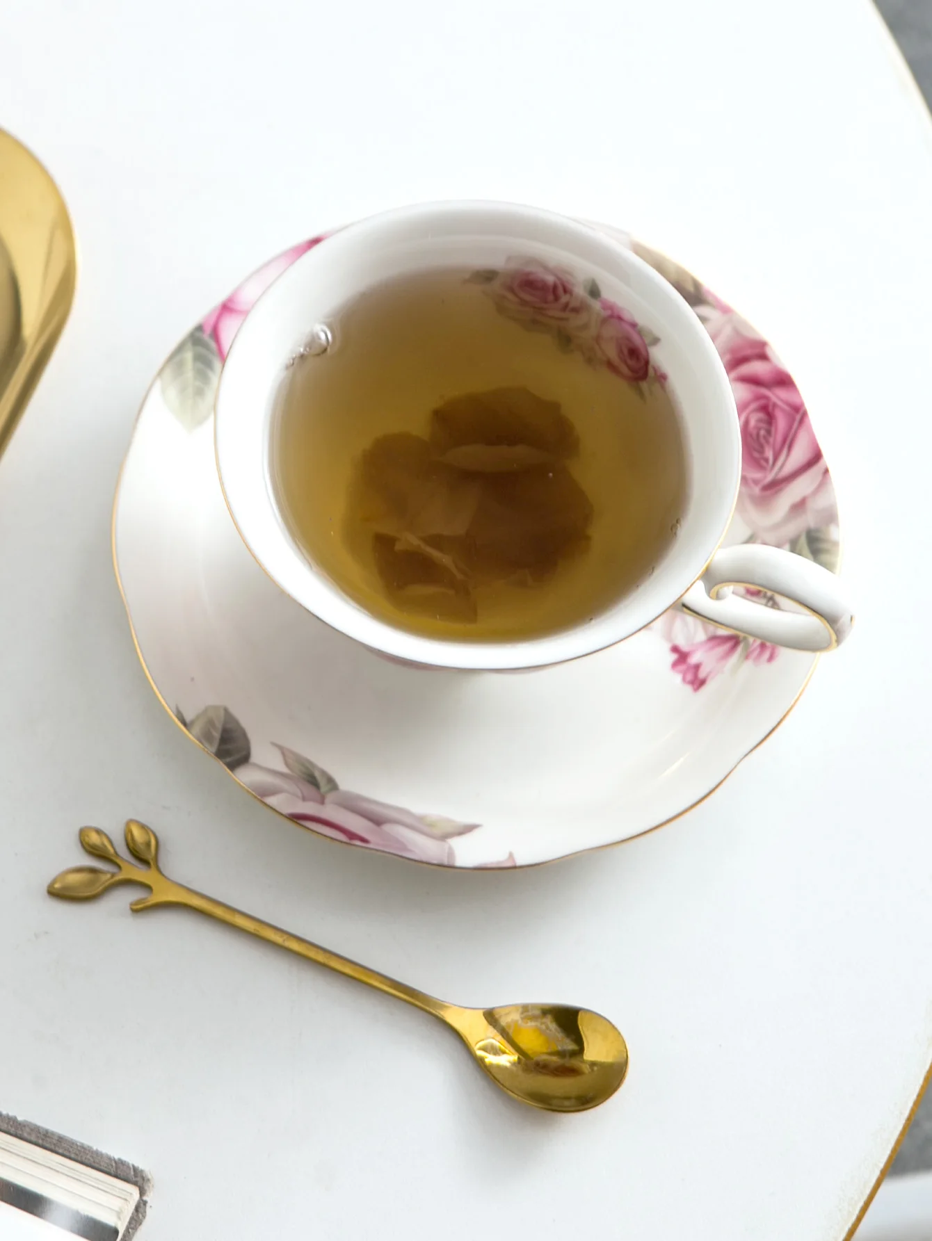 Premium quality elegant luxury pink rose floral gold rimmed espresso coffee tea cup set porcelain ceramic cups with saucer