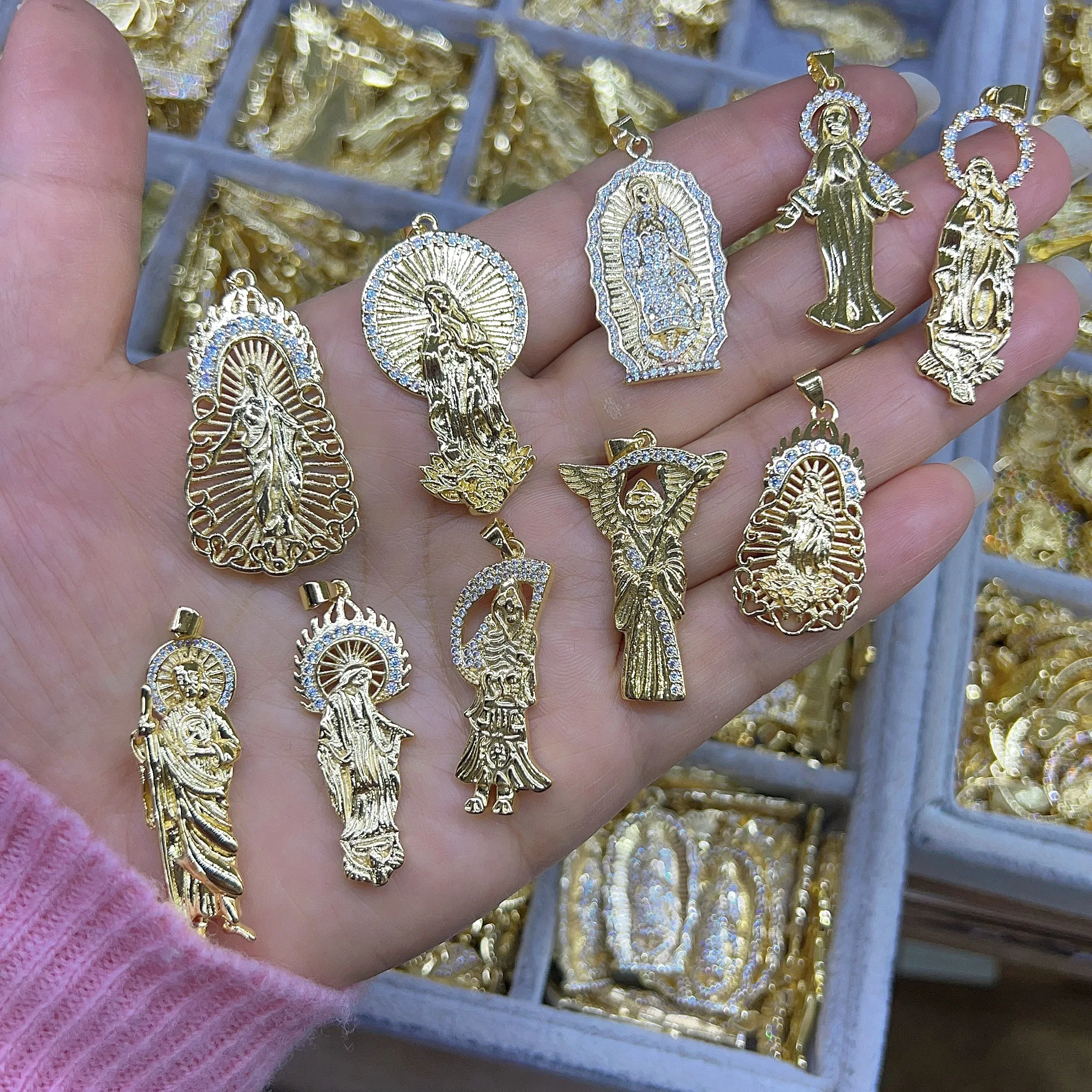 24K gold Plated Good Luck Protection Virgin Mary Pendant Dainty Religious Virgen de Guadalupe Charm Pendants religious jewelry