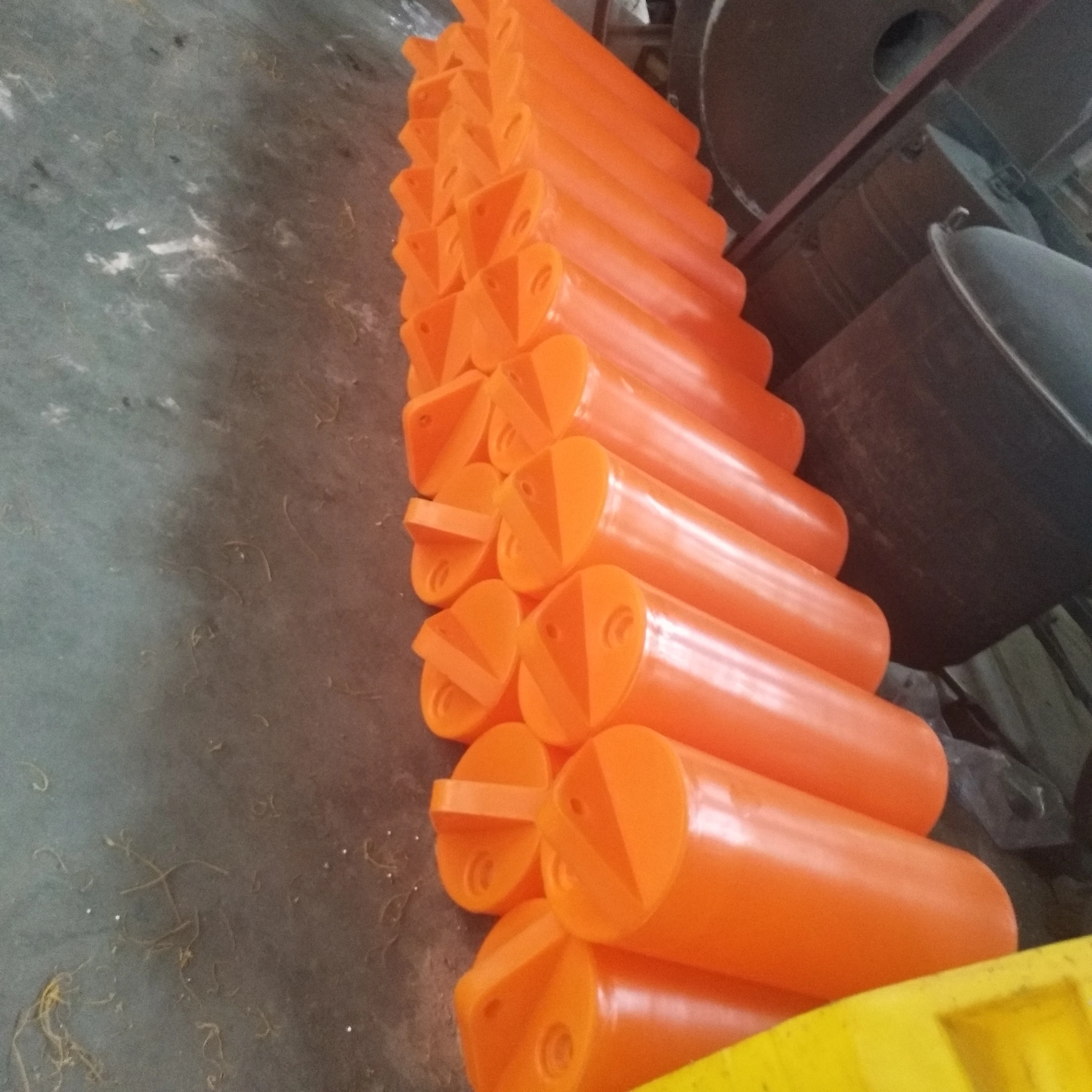Pontoon floaters made of HDPE plastic for dredging hose pipes