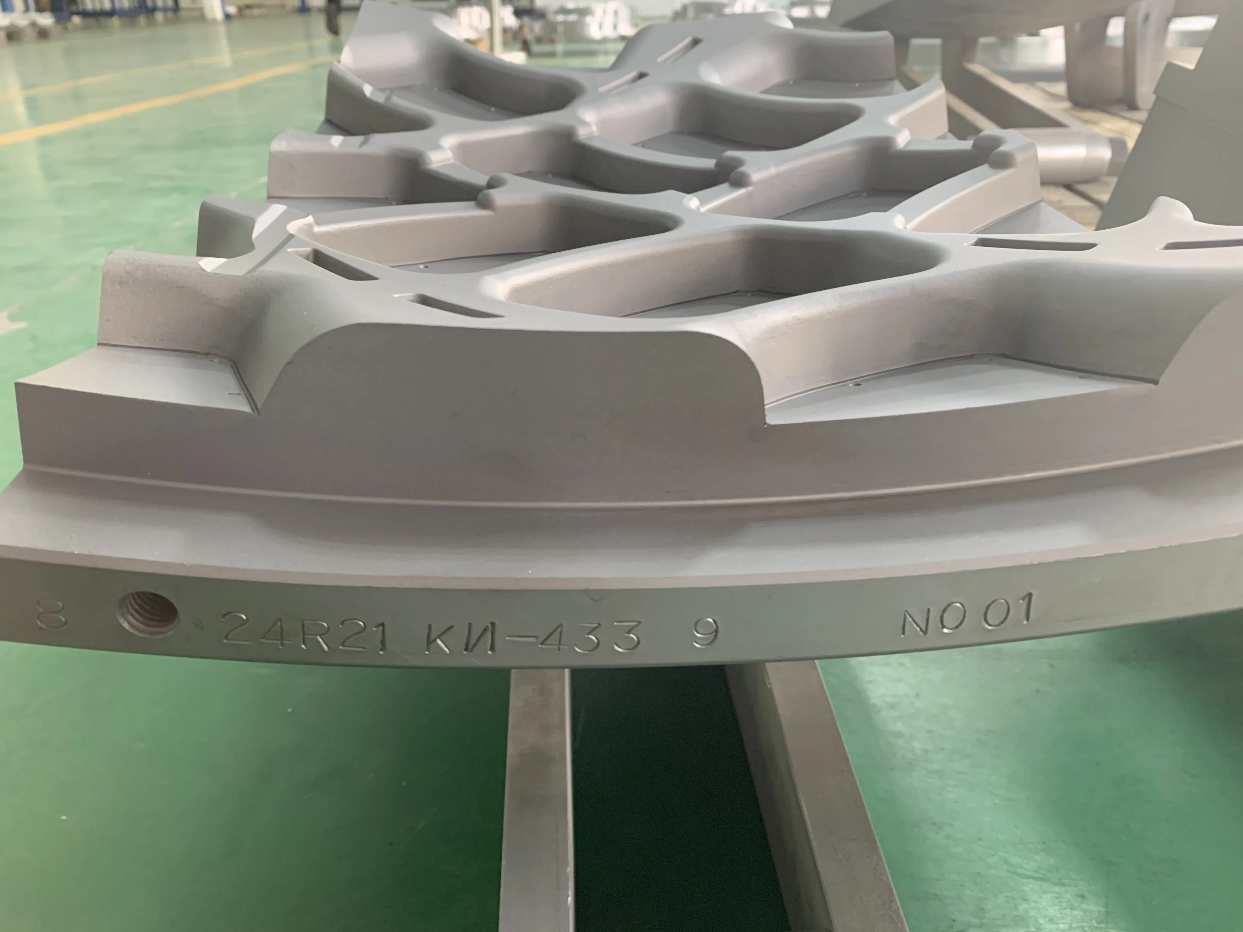 24R21 truck bus radial tire segmented mould manufacturer Tire curing press parts TBR Truck Tire mold