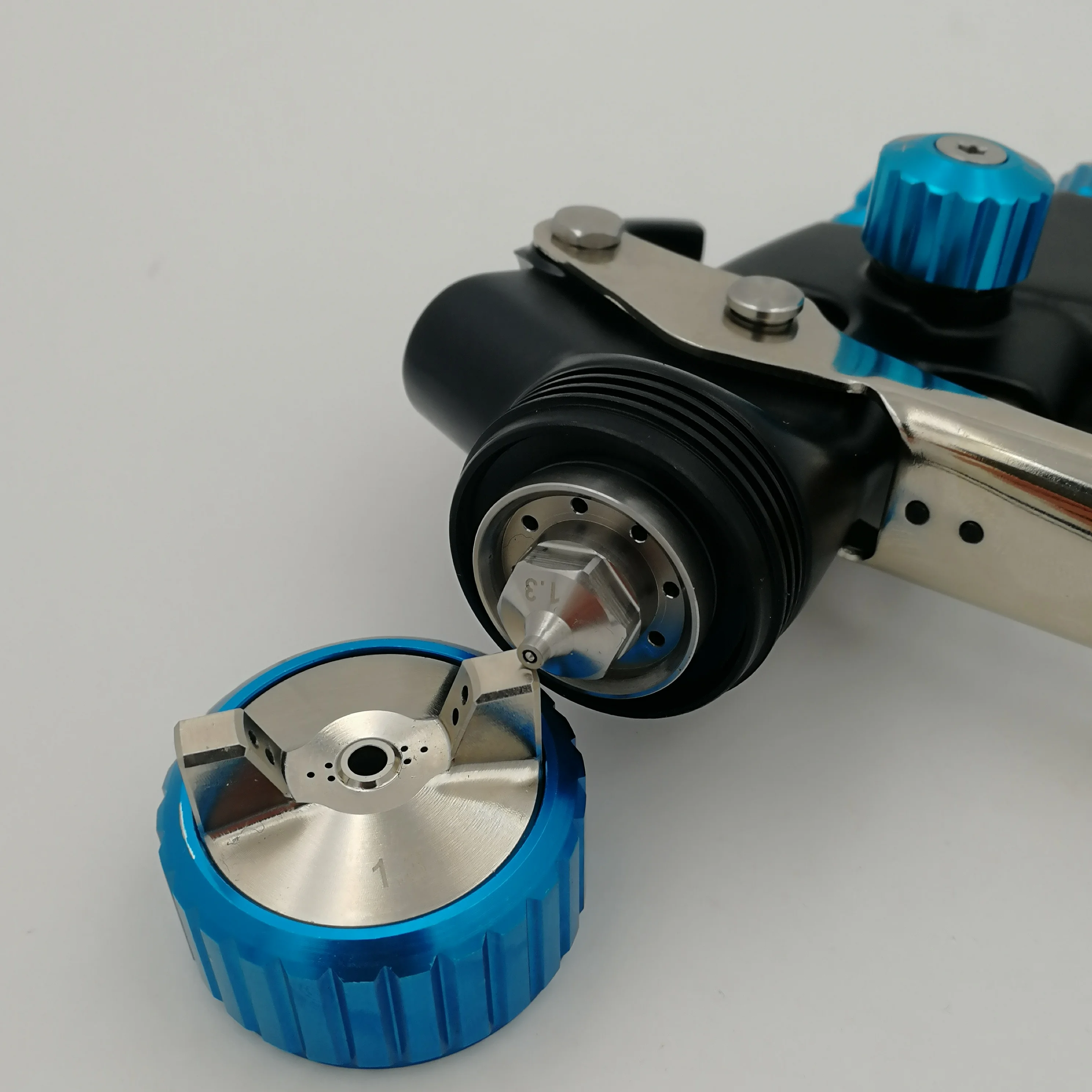 
Professional LVRP waterborne coats spray gun, highest level painting gun 