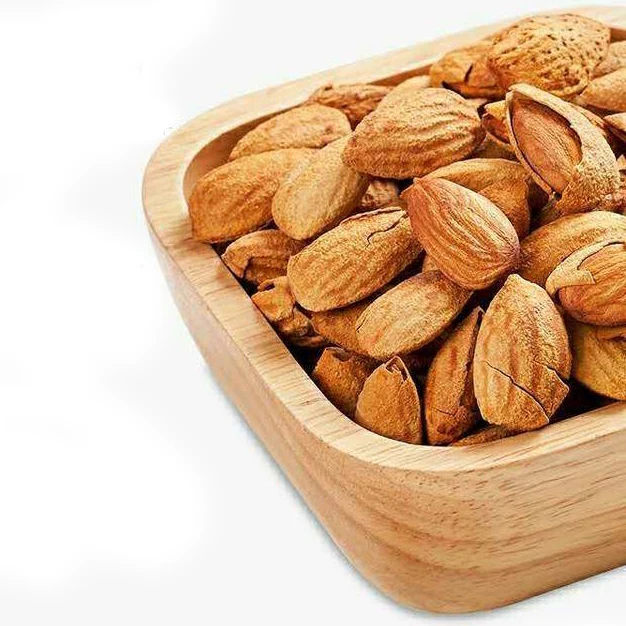 Свежие, хорошего качества, готовые к употреблению бадамские орехи