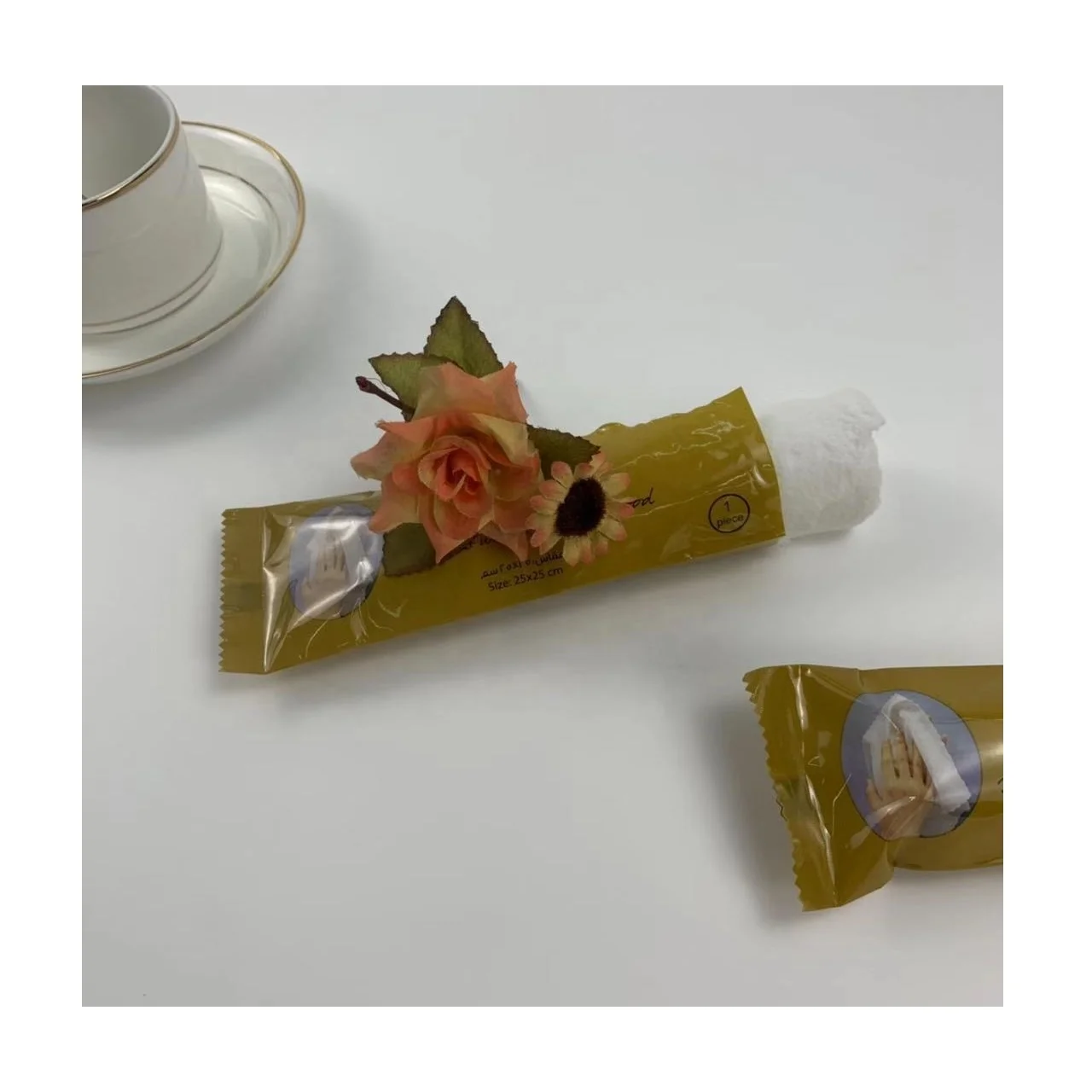 White/Green Tea scented single use refreshing  wet microfiber oshibori