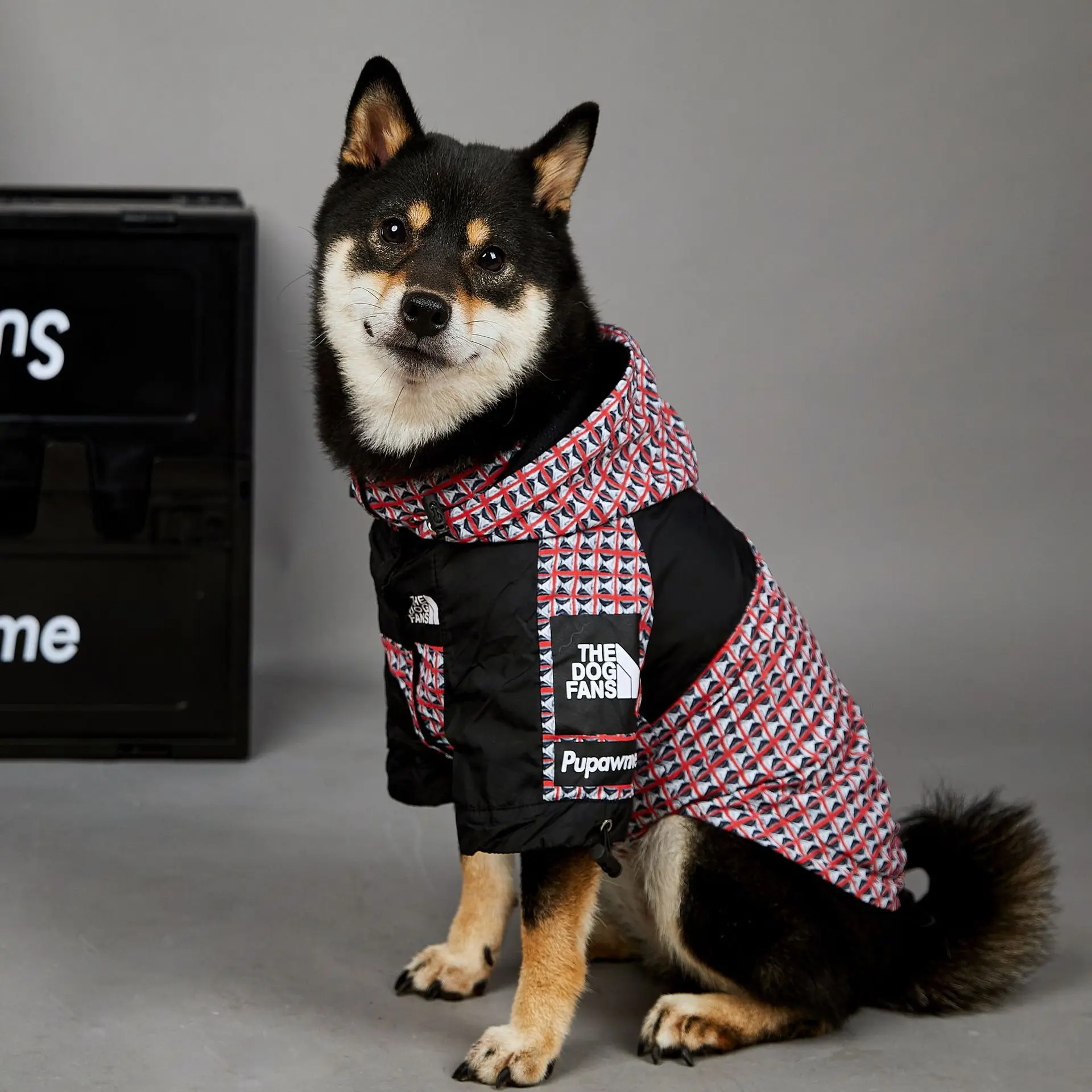 Rivet pattern tide brand windproof and rainproof stitching color new dog large dog raincoat dog pet jacket