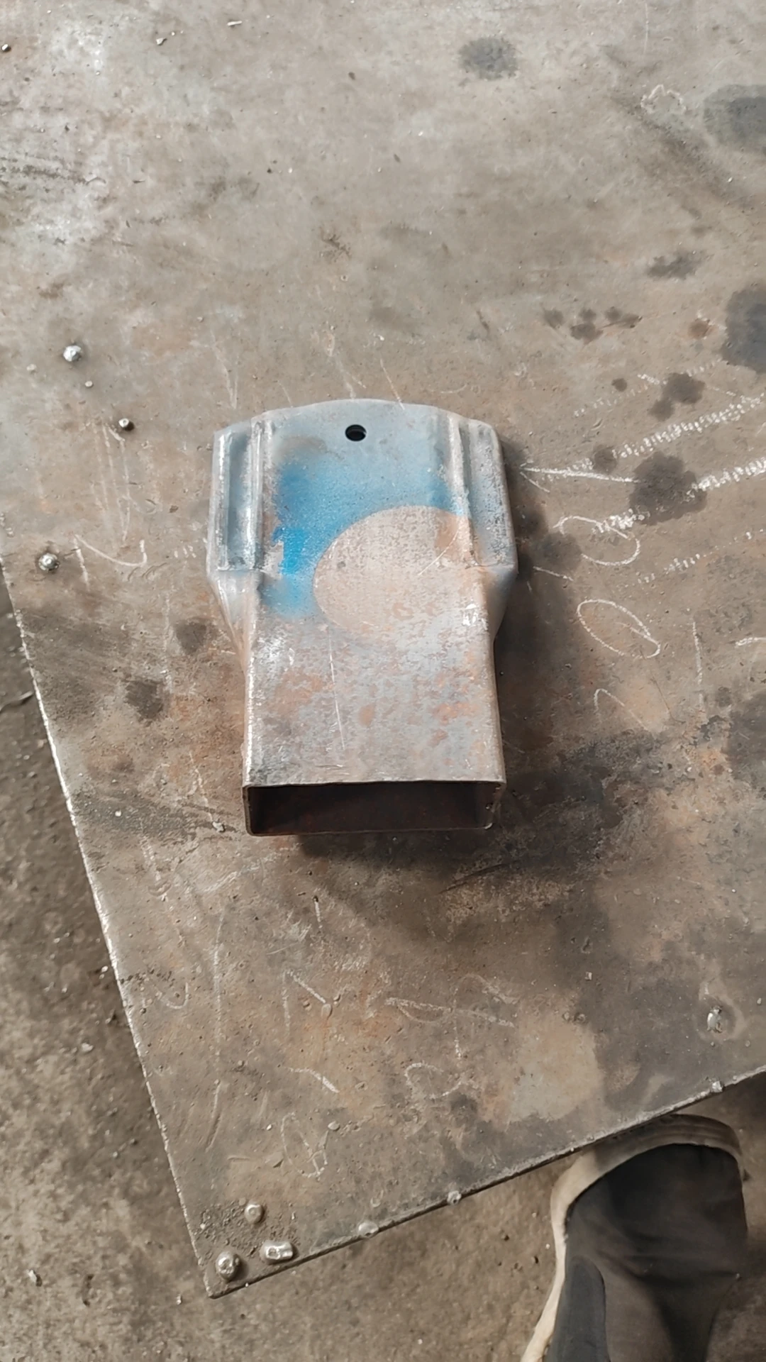 Semi automatic single punching station pressing cutting and punching hole machine for greenhouse fastenings