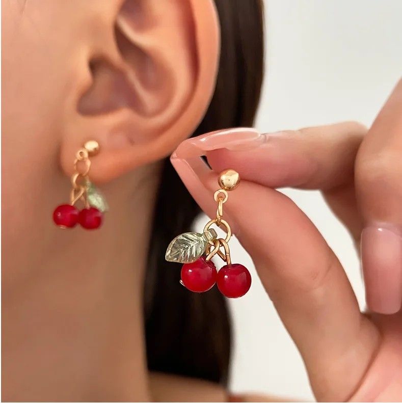 Trend 2024 new haze blue fresh cherry white sweet table fruit table quartz watch five piece set montre