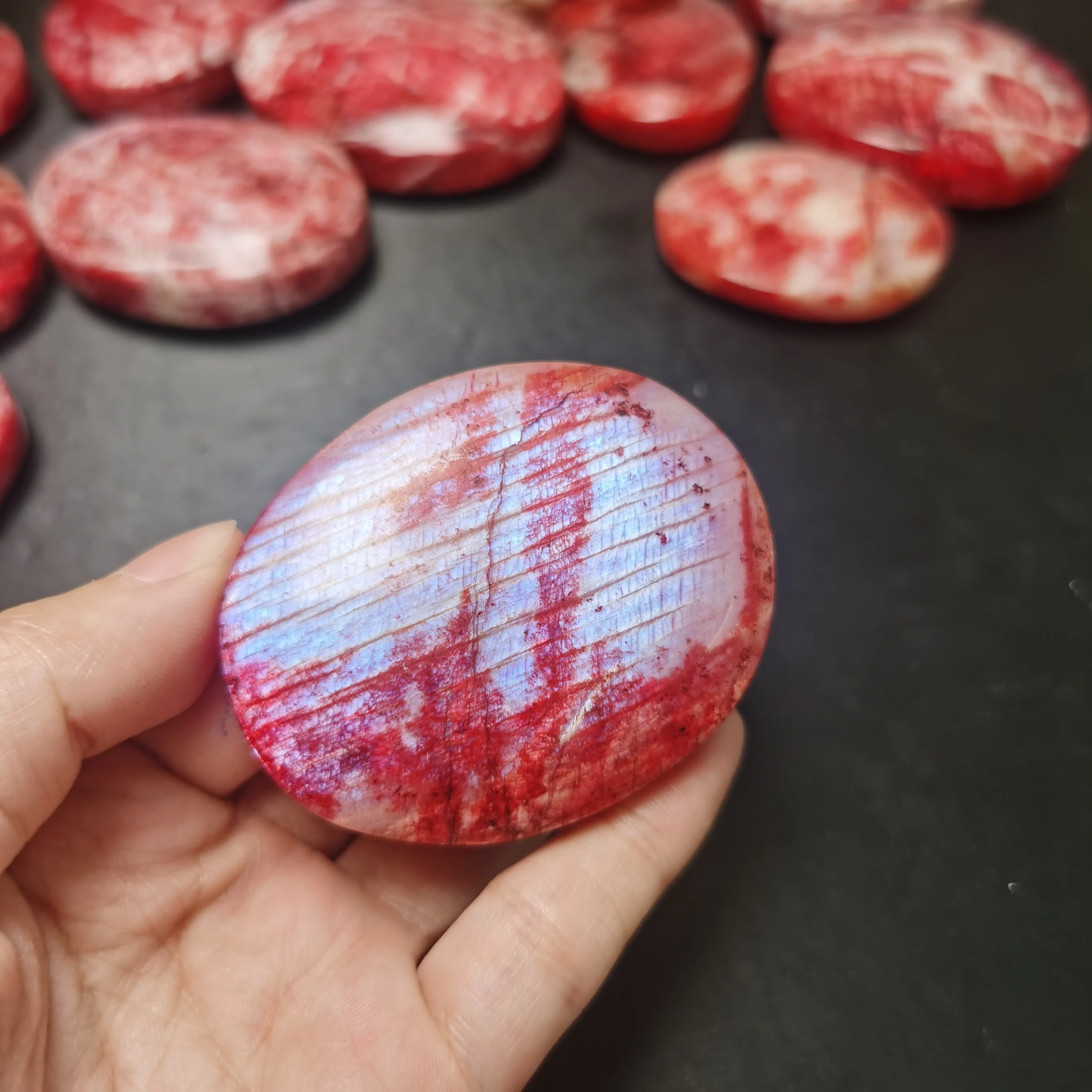 Wholesale Natural Quartz Crystals Healing Stones Polished Red Moonstone Palm Stone