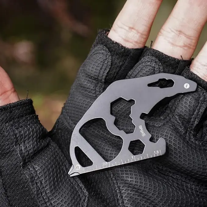 Peakout Hiking Camping Travel Outdoor Survival Stainless Steel 15-In-1 Multi-tool Keychain Bear Multi Tool Wrench