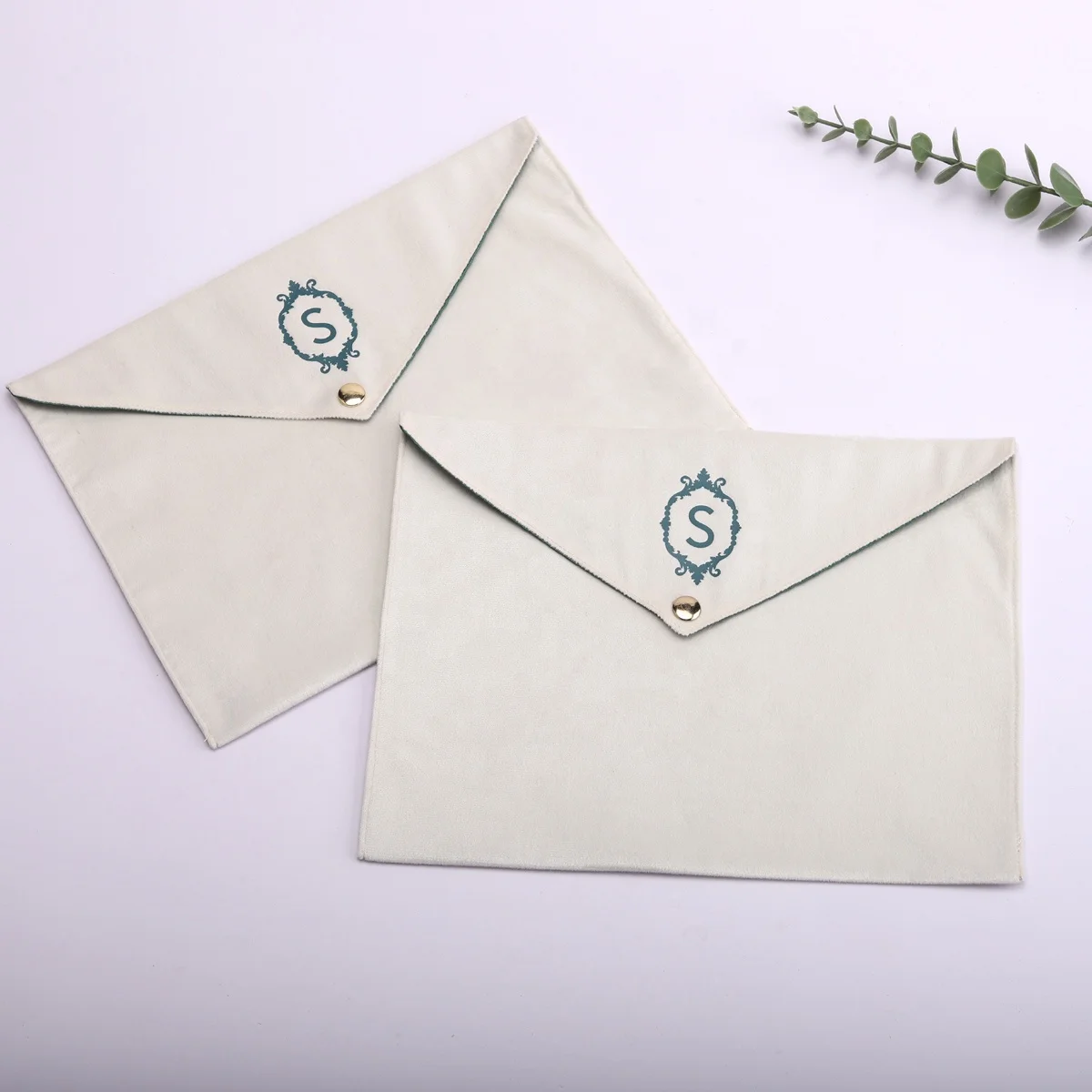 Hot Sale Luxury Velvet Notebook Wallet Packing Envelope Pouch Custom Logo Printed Reusable Gift Jewelry Flap Dust Velvet Bag