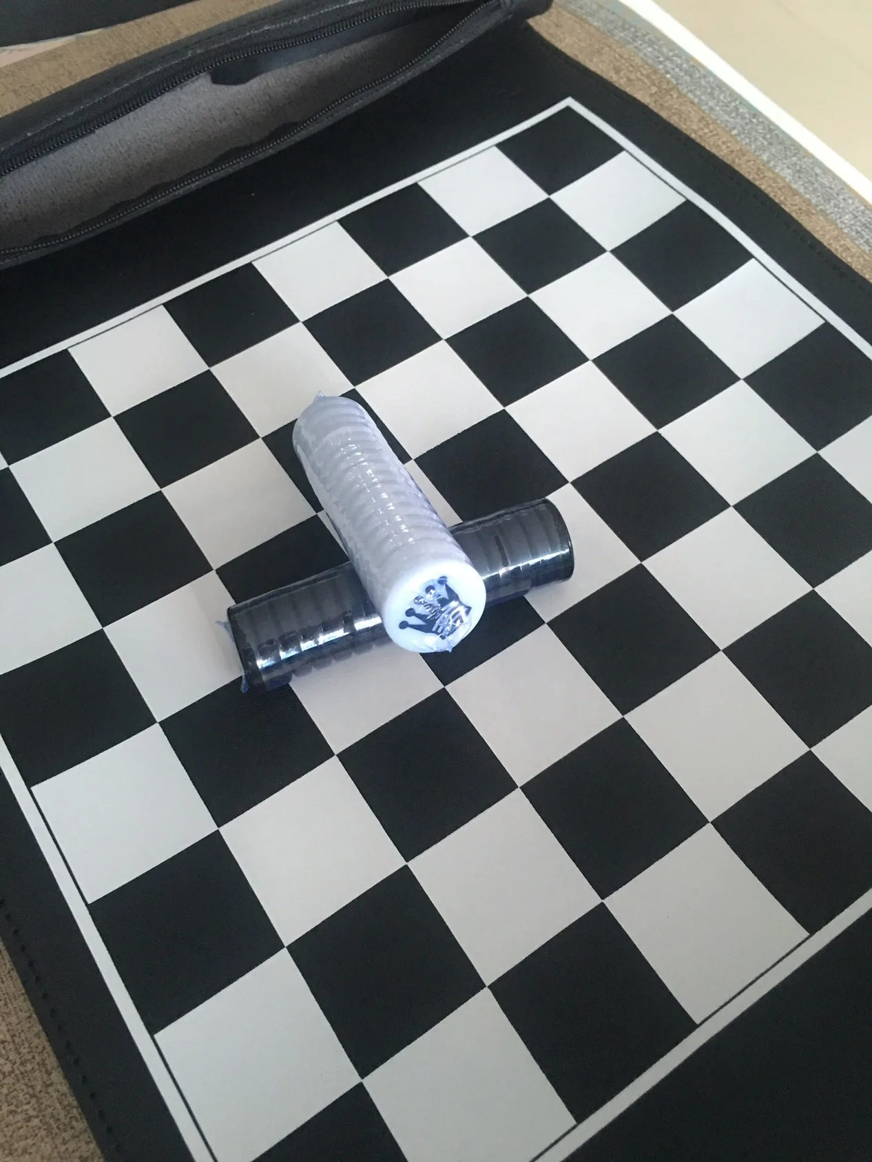 PU Leather Roll Up Chess Set 32 Chess Pieces for Family All Levels Teens PU chess board