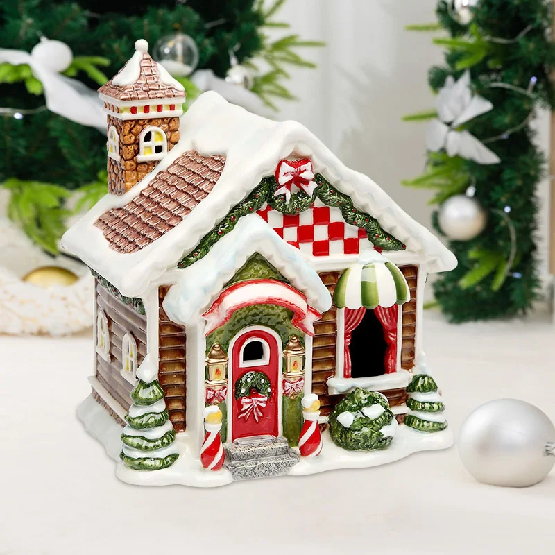 Керамический рождественский дом с подсветкой в деревне Санты