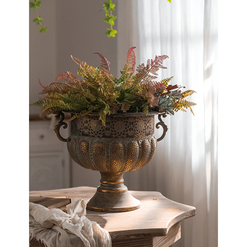 Retro Decorative Garden and Home French Antique Roman Style Metal Distressed Vase Cast Iron Flower Pot