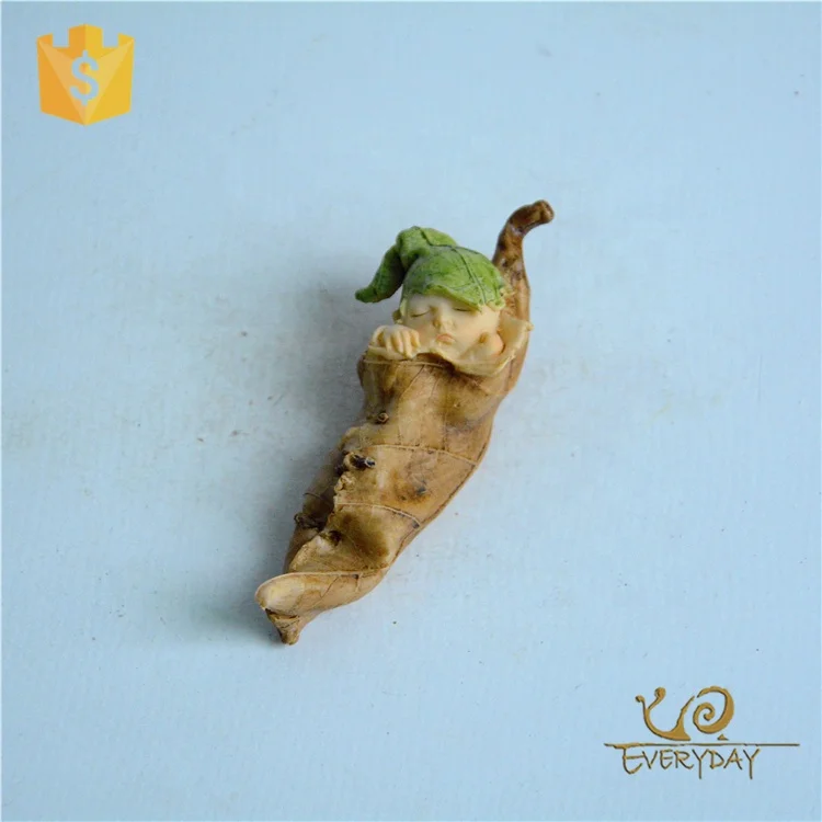 Z07745A Wholesale Cute Baby Souvenir for Baby Birth Leaf Baby Shape Resin Figurine Gift Articles