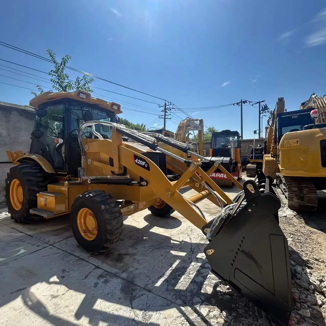 Экскаватор-погрузчик Cat 420f 12 тонн