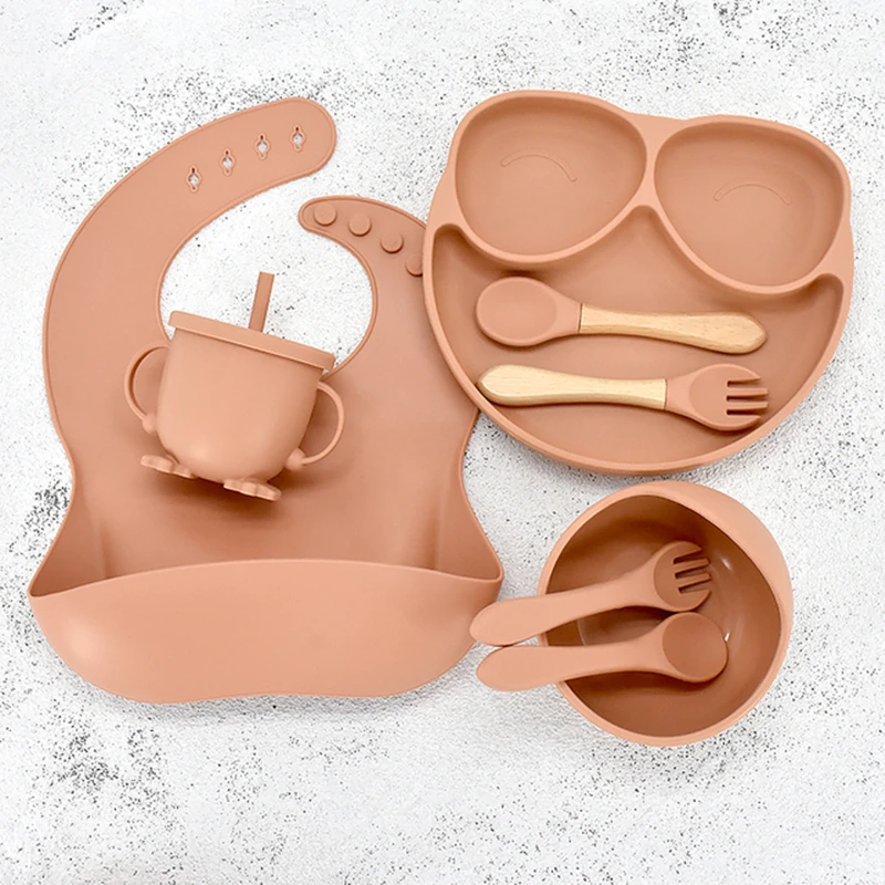 New Arrivals Kitchen Baby Accessories Set 8pcs Dinner Plate Bowl And Spoon BPA Free Silicone Weaning Baby Feeding Set