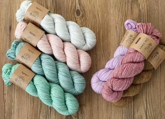 Wholesale Sheep Woolen Fancy Yarn for Hand Knitting Crochet Sweaters Scarf Super Soft Chunky Merino