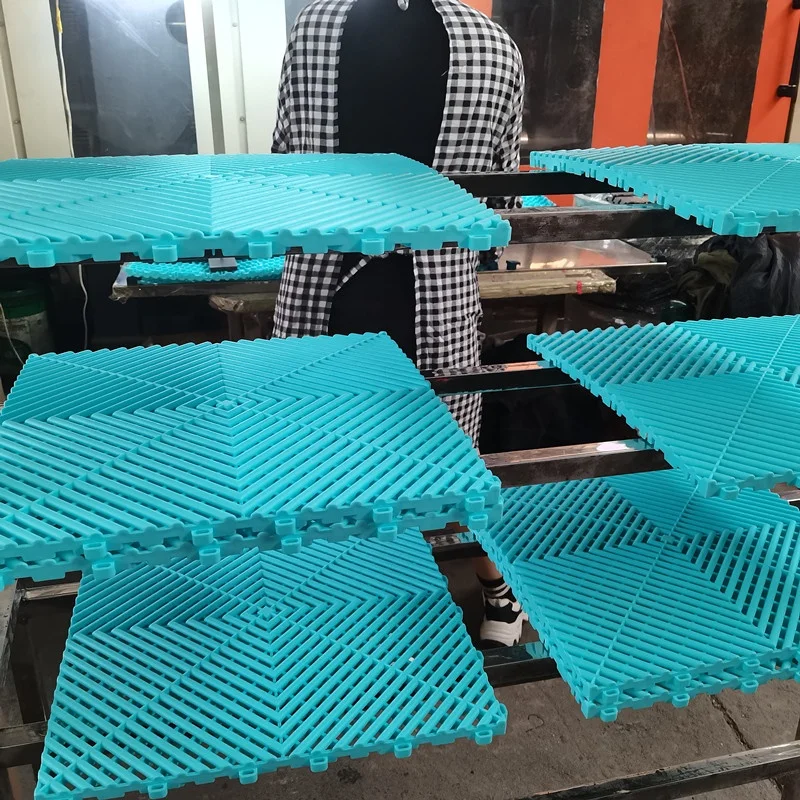 OEM / ODM injection molding for pvc Car wash grate floor/garage floor tiles interlocking/plastic dalle wash vinyl flooring