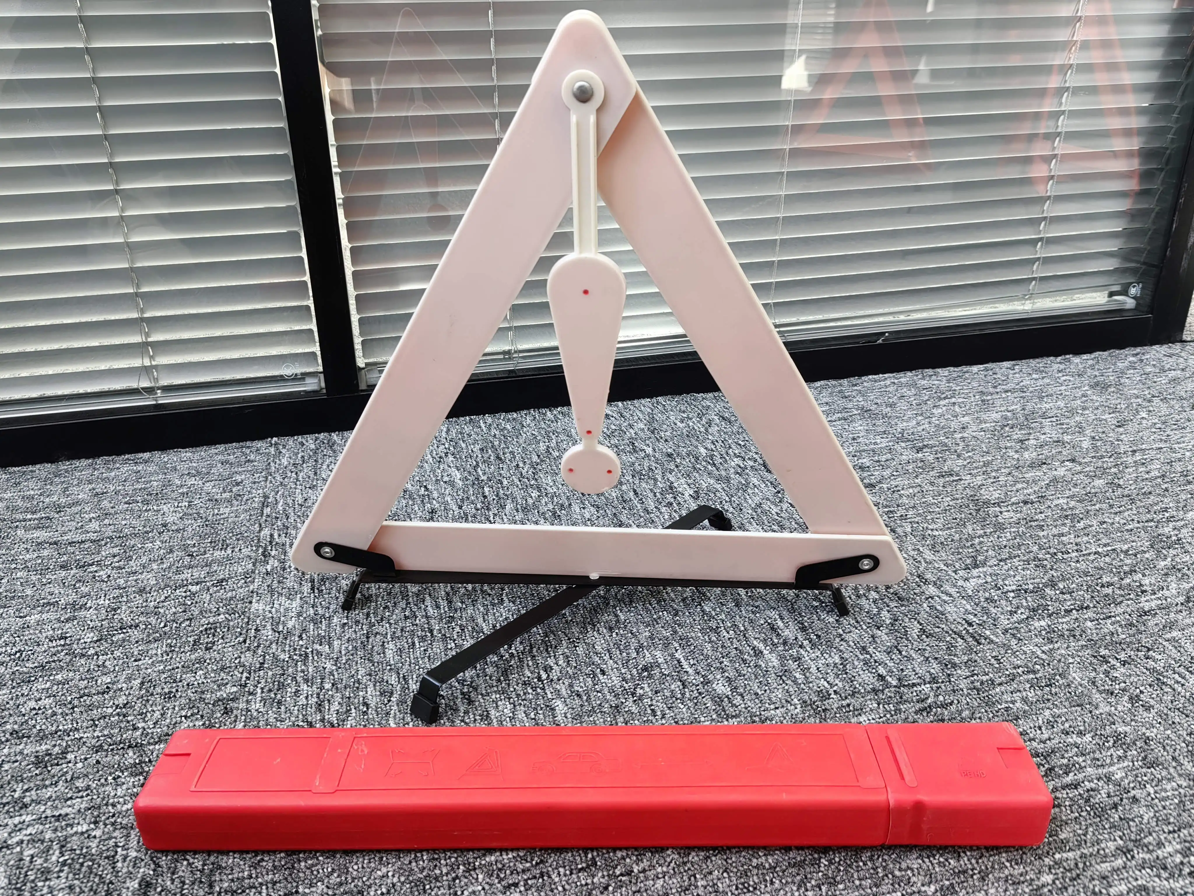 Traffic safety reflector car emergency tools warning triangle foldable hot sale warning triangle traffic sign