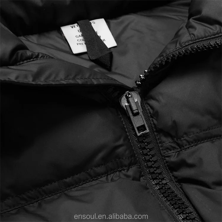OEM Fashion windproof down quilted winter custom embroidered logo bubble puffer jacket for mens