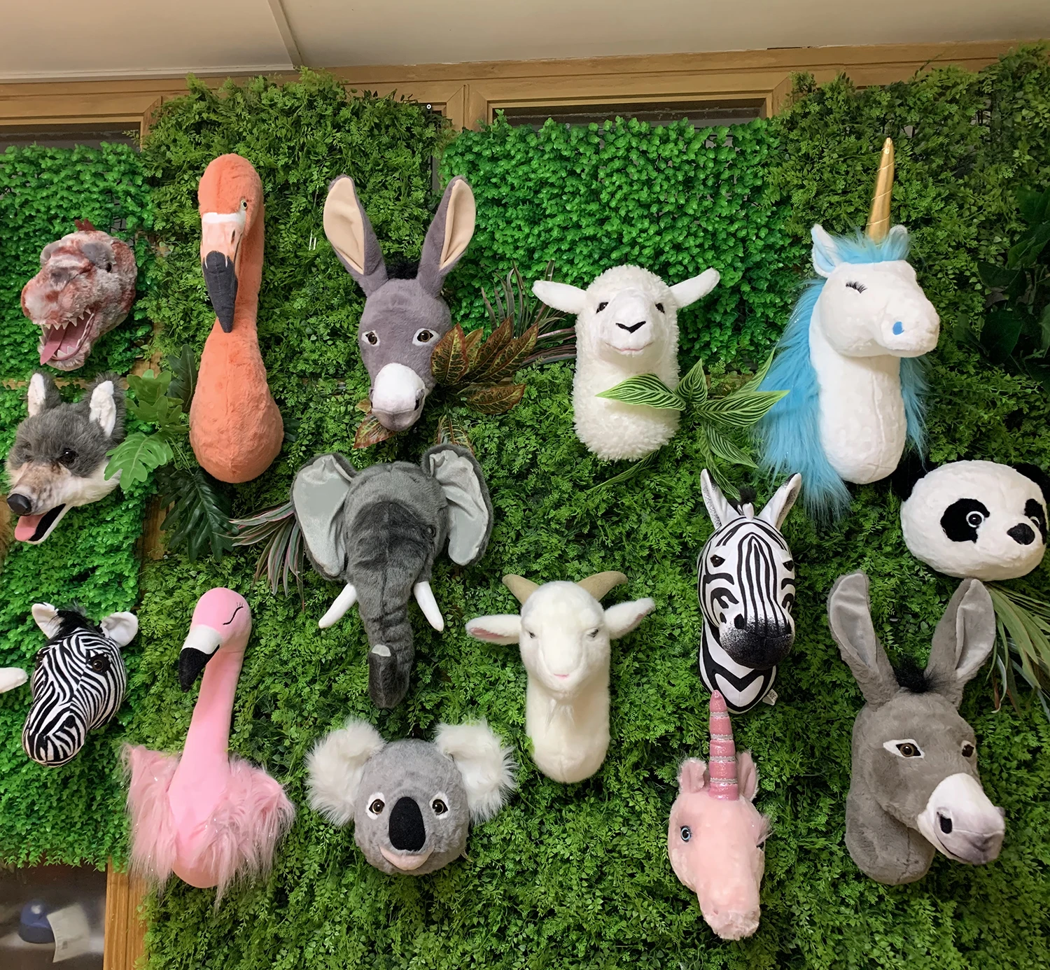 
2020 wholesale ins style stuffed animal head wall decoration head lifelike printed animal head for kids bedroom 